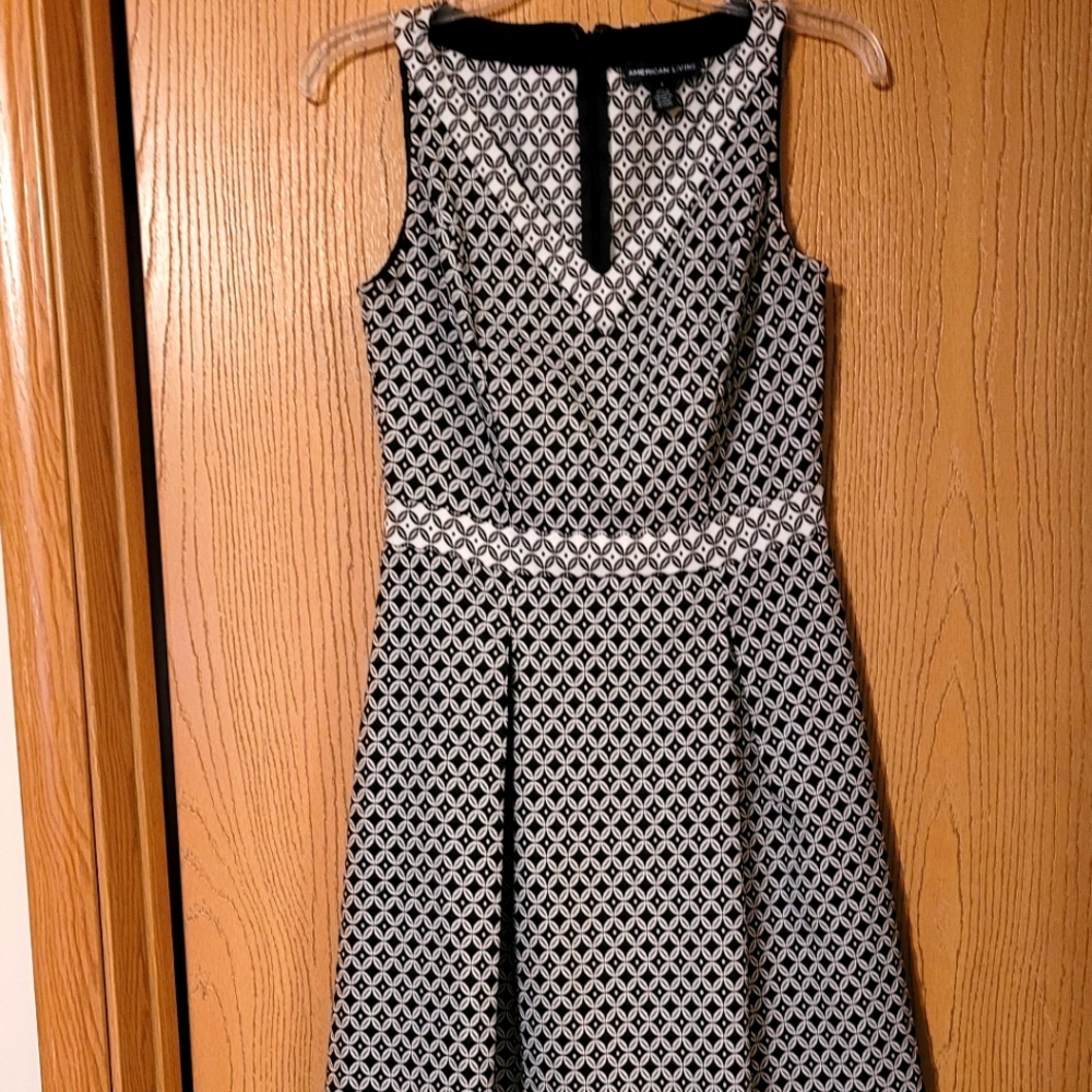 Very nice American Living black and white dress sz 4